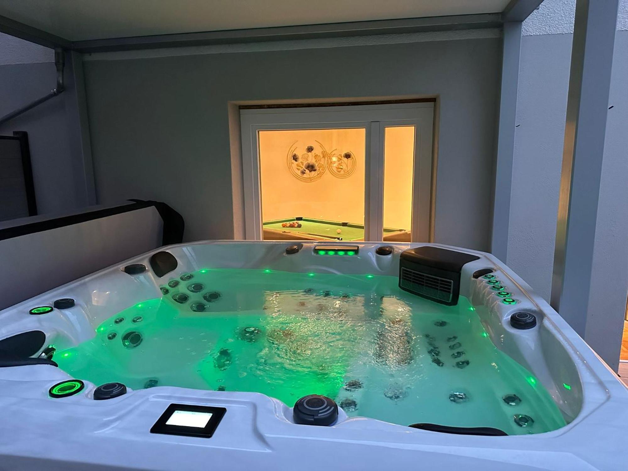 Mit Exklusivem Whirlpool Und Sauna अपार्टमेंट Winterthur